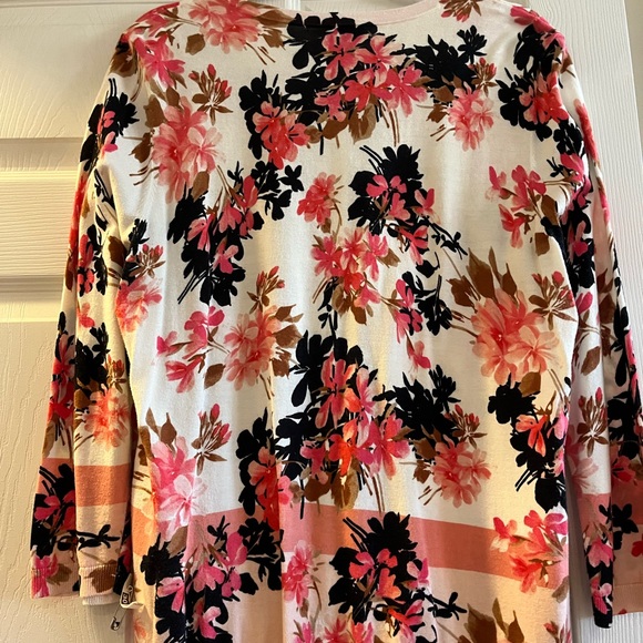 🌺EUC Talbots Spring Floral Cardigan button front 3/4 sleeve - Picture 6 of 7